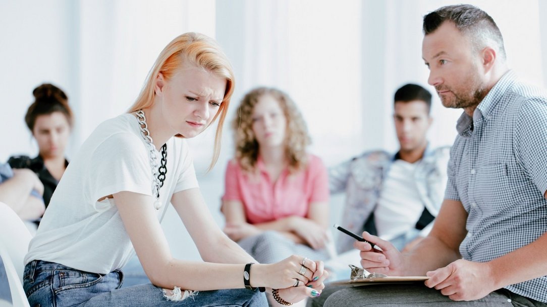 Suchterkrankungen: Symptome und Ursachen erkennen Suchterkrankungen: Symptome und Ursachen erkennen