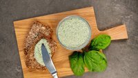 Vollkornbrot mit Spinat-Dip