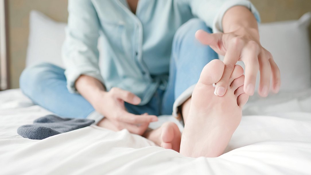 Fußpilz - was hilft, wenn es zwischen den Zehen juckt? Fußpilz - was hilft, wenn es zwischen den Zehen juckt?