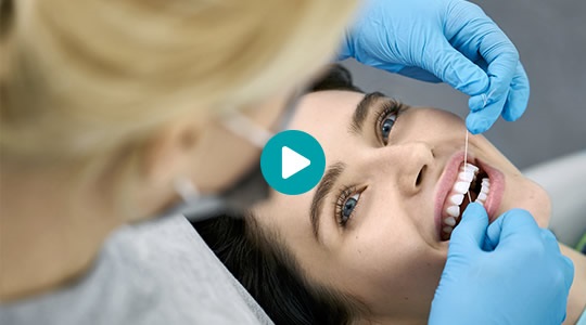 Was passiert bei einer professionellen Zahnreinigung?
