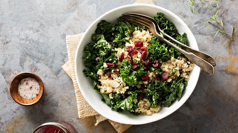 Grünkohlsalat mit Couscous